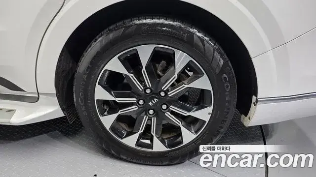 Kia Carnival 2021 — Photo 11/38