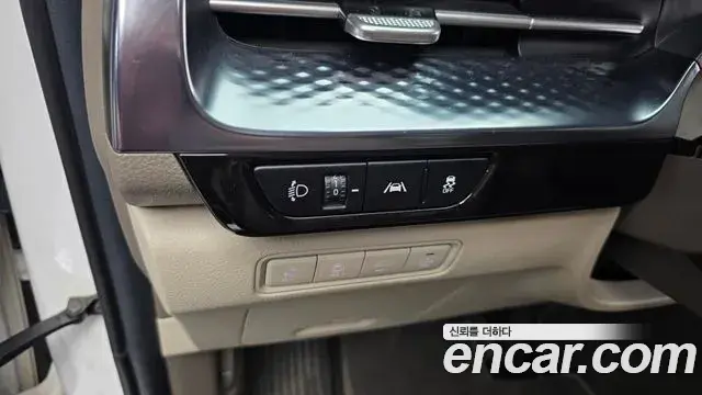 Kia Carnival 2021 — Photo 2/38