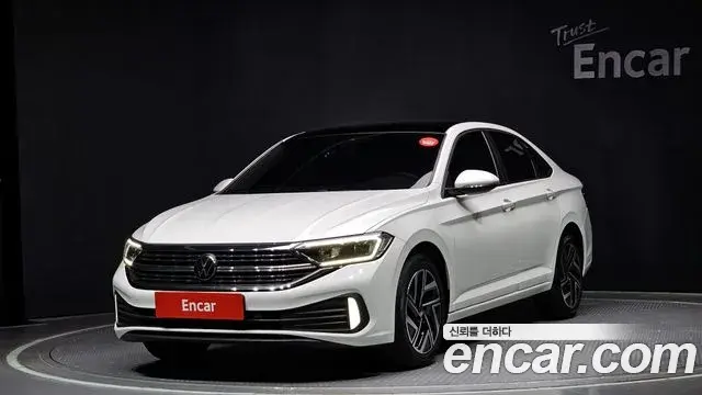 Volkswagen Jetta 2023 — Şəkil 10/27