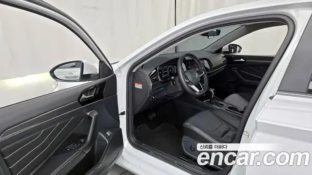 Volkswagen Jetta 2023 — Şəkil 19/27