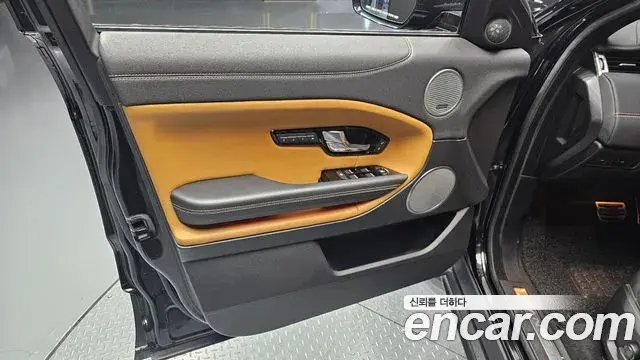 Land Rover Range Rover Evoque 2018 — Photo 13/38