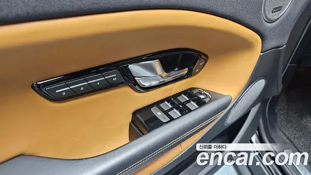 Land Rover Range Rover Evoque 2018 — Photo 6/38