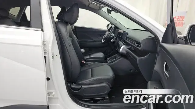 Hyundai Kona 2023 — Фото 11/20