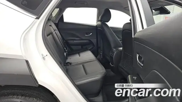 Hyundai Kona 2023 — Фото 12/20