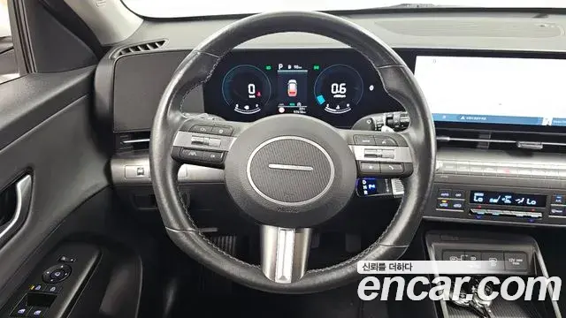 Hyundai Kona 2023 — Фото 13/20