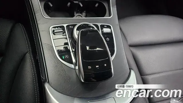 Mercedes-Benz GLC-Class 2019 — Фото 17/20