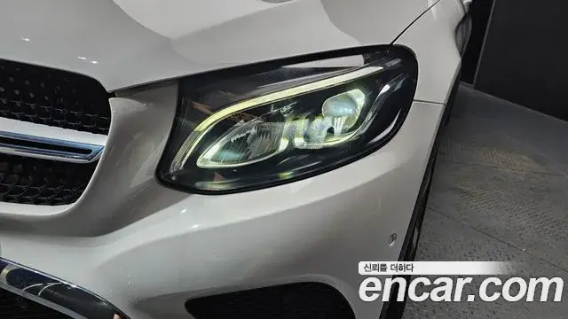 Mercedes-Benz GLC-Class 2019 — Şəkil 28/30