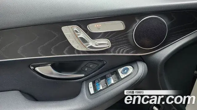 Mercedes-Benz GLC-Class 2019 — Şəkil 14/30
