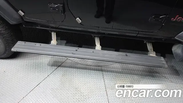Jeep Wrangler 2020 — Şəkil 8/20