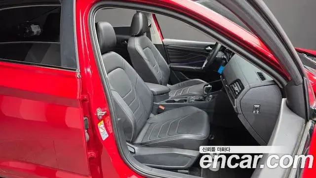 Volkswagen Jetta 2023 — Photo 19/34