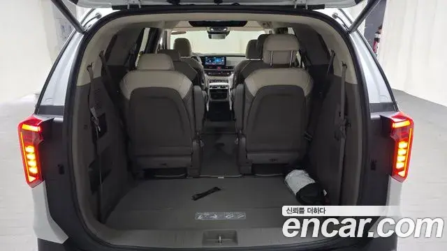 Kia Carnival 2024 — Şəkil 22/32