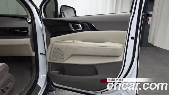 Kia Carnival 2024 — Şəkil 31/32