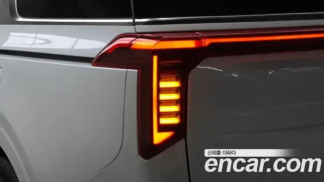 Kia Carnival 2024 — Şəkil 28/32