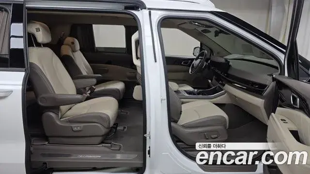 Kia Carnival 2024 — Şəkil 24/32