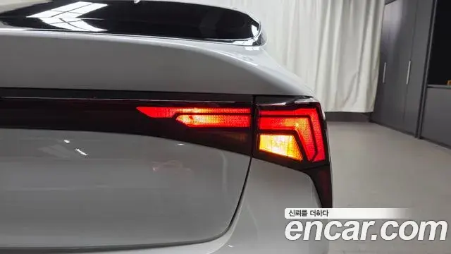 Kia K5 2025 — Photo 6/30