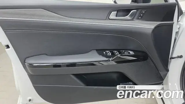 Kia K5 2025 — Photo 10/30