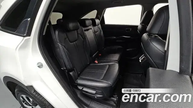 Kia Sorento 2022 — Фото 11/20