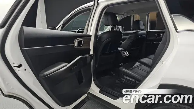 Kia Sorento 2022 — Фото 12/20