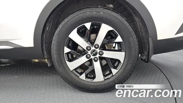 Kia Sorento 2022 — ფოტო 17/35