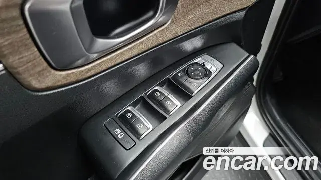 Kia Sorento 2022 — ფოტო 20/35