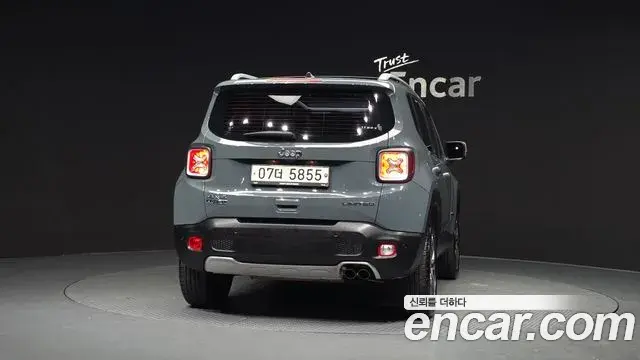 Jeep Renegade 2018 — Photo 25/34