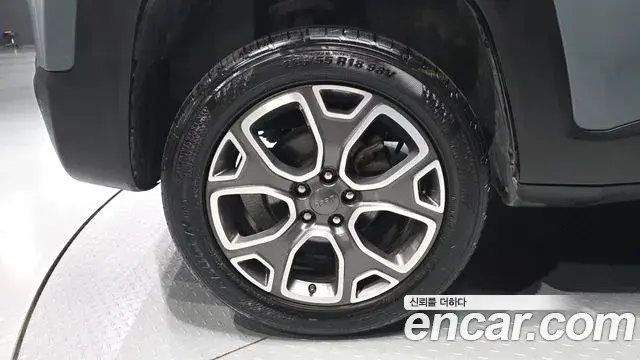 Jeep Renegade 2018 — Photo 11/34