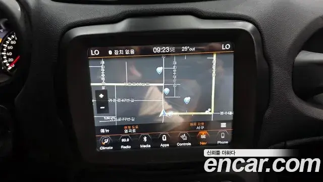 Jeep Renegade 2018 — Photo 8/34