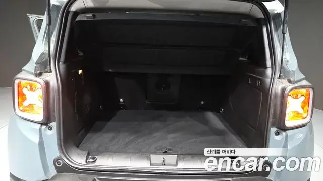 Jeep Renegade 2018 — Photo 13/34