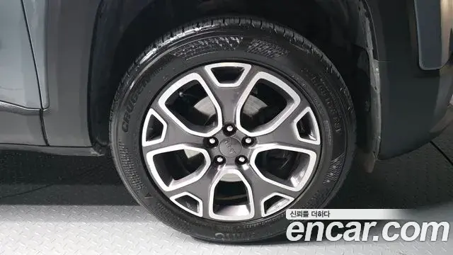 Jeep Renegade 2018 — Photo 28/34