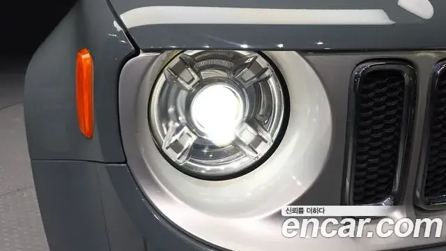 Jeep Renegade 2018 — Photo 26/34