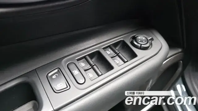 Jeep Renegade 2018 — Photo 30/34