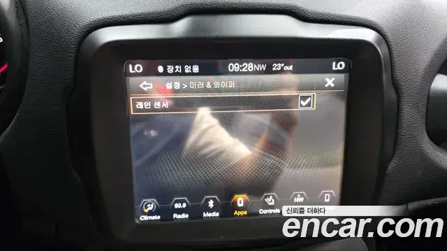 Jeep Renegade 2018 — Photo 24/34