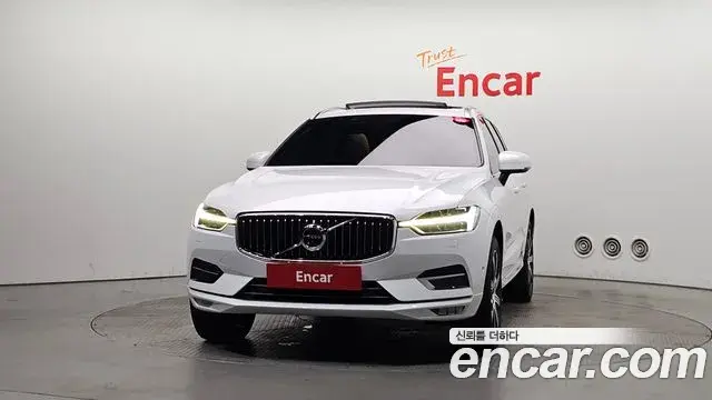 Volvo XC60 2019 — Photo 16/20