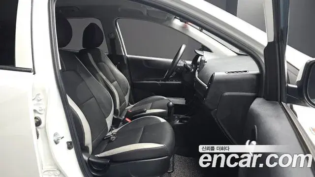 Kia Morning Urban 2021 — ფოტო 8/28