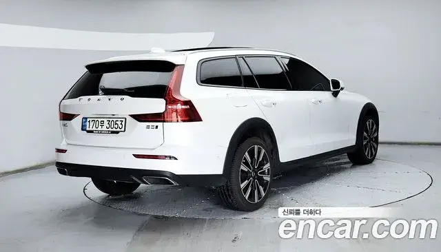 Volvo V60 Cross Country 2021 — Şəkil 1/20