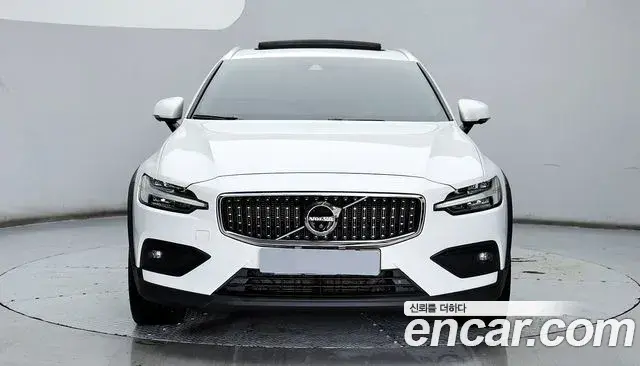 Volvo V60 Cross Country 2021 — Şəkil 9/20