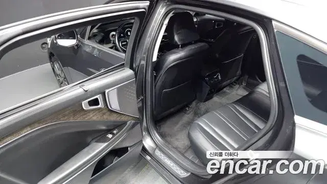 Kia K8 2023 — Photo 6/30