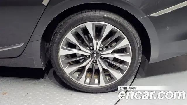 Kia K8 2023 — Photo 1/30