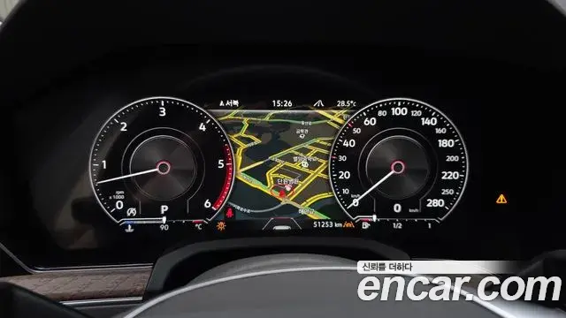 Volkswagen Touareg 2020 — ფოტო 15/20