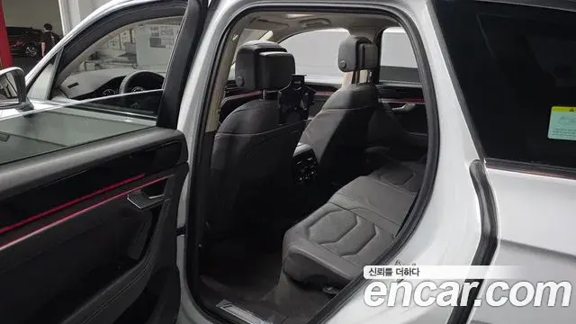 Volkswagen Touareg 2020 — ფოტო 1/20