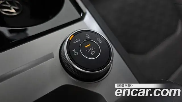 Volkswagen Touareg 2020 — ფოტო 11/20