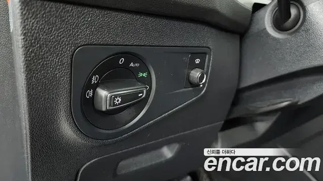 Volkswagen Tiguan 2018 — Şəkil 7/20