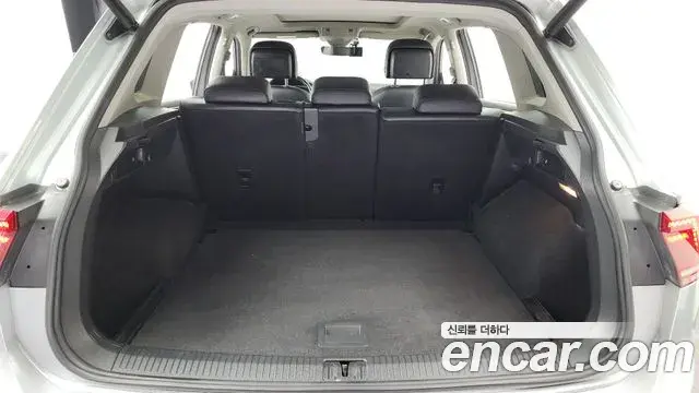 Volkswagen Tiguan 2018 — Şəkil 19/20