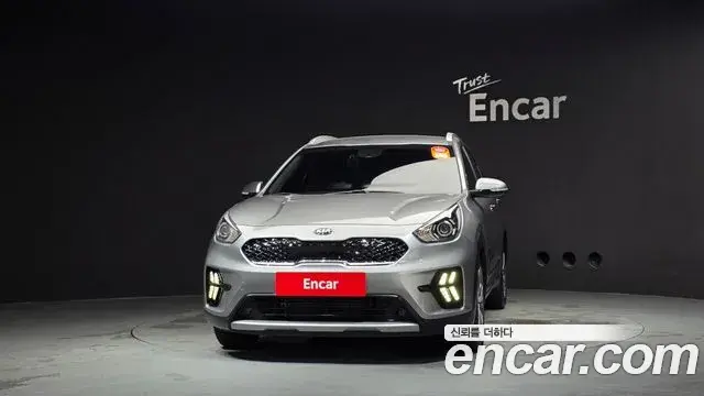 Kia Niro 2021 — Фото 3/20