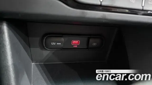 Kia Niro 2021 — Фото 12/20