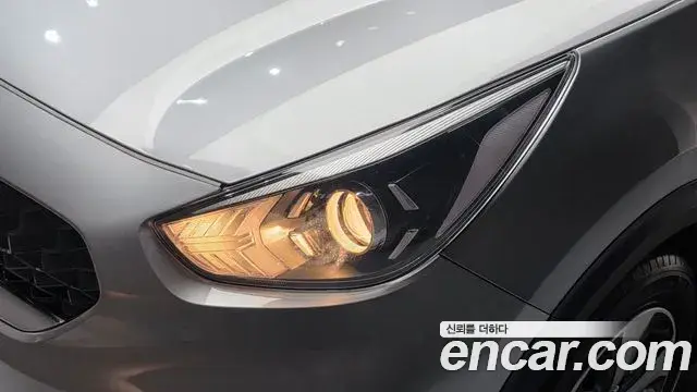 Kia Niro 2021 — Şəkil 21/31