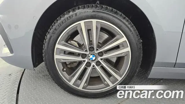 BMW 1 Series 2022 — Photo 29/30