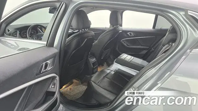 BMW 1 Series 2022 — Photo 9/30