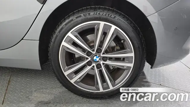 BMW 1 Series 2022 — Photo 28/30