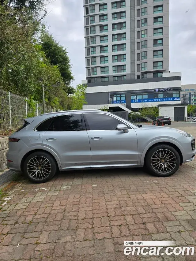 Porsche Cayenne 2022 — Şəkil 4/5